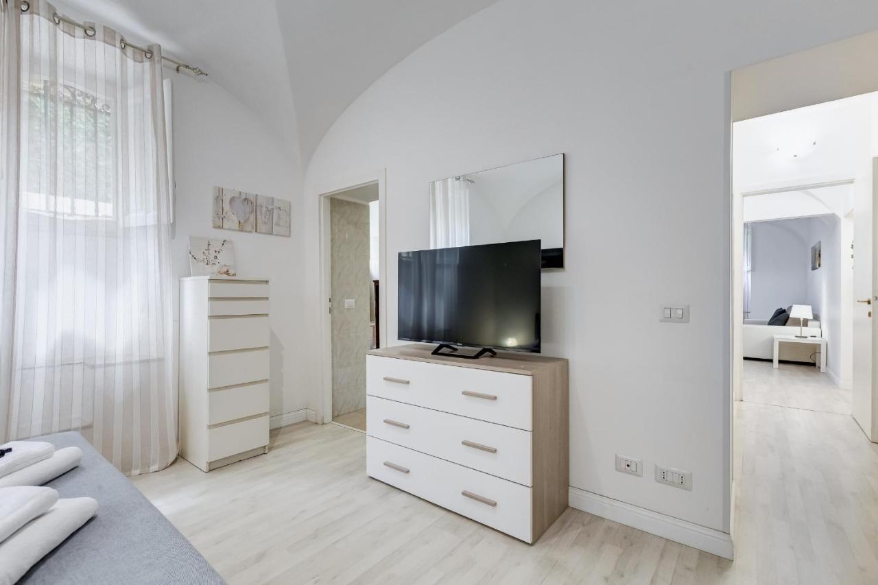 Vivilo Collection - Brescia Central Apt - 2Bd 2 Baths Apartman Róma Kültér fotó