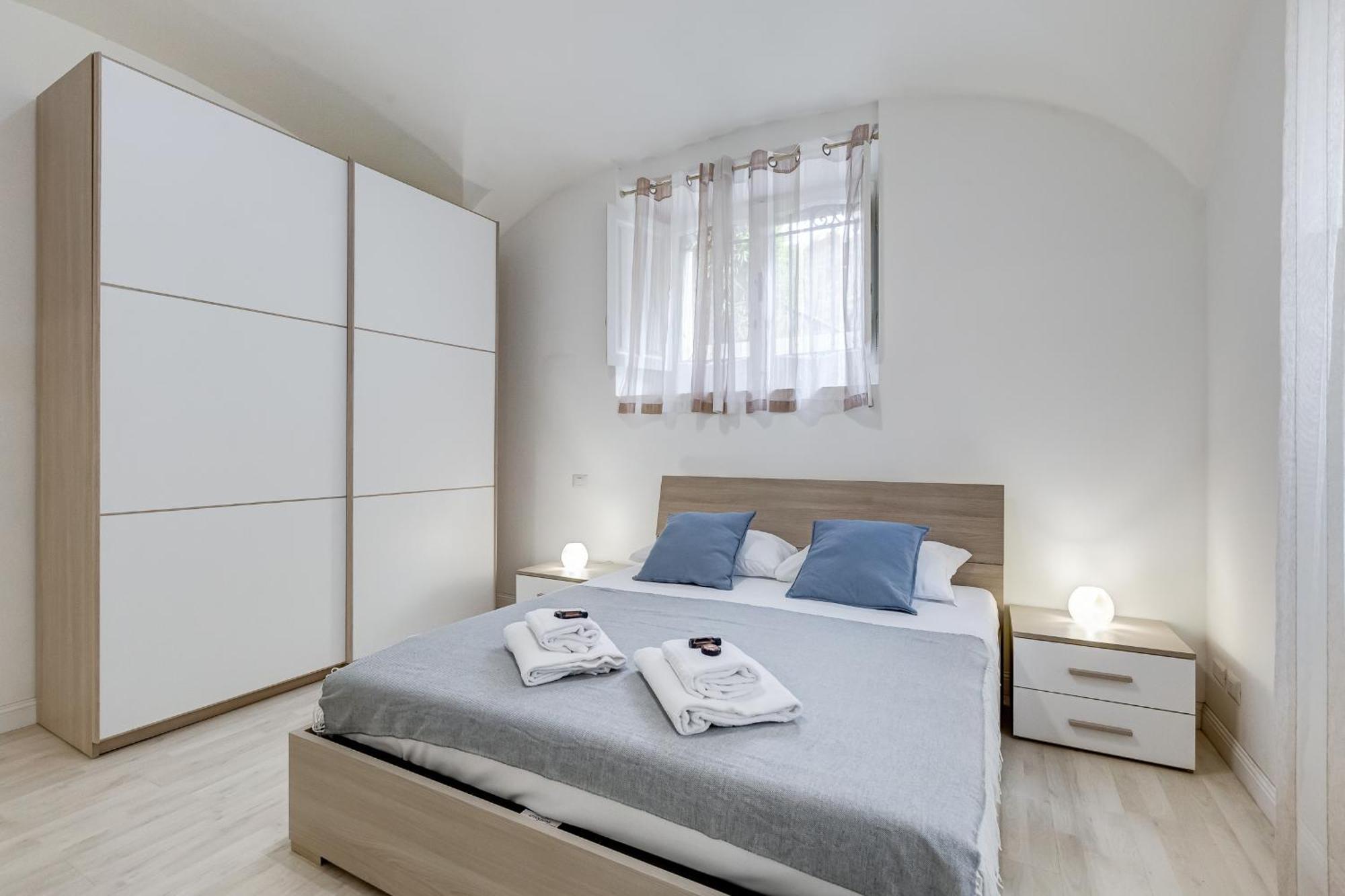 Vivilo Collection - Brescia Central Apt - 2Bd 2 Baths Apartman Róma Kültér fotó