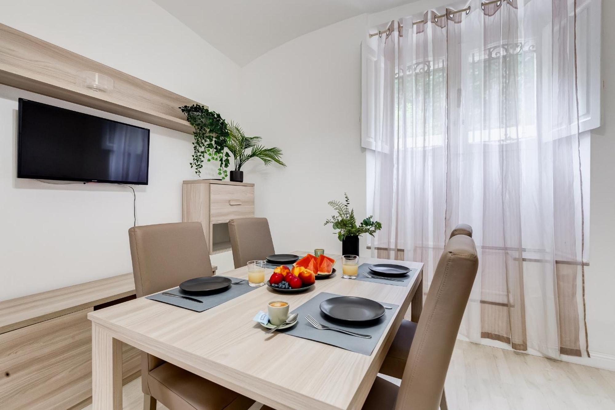 Vivilo Collection - Brescia Central Apt - 2Bd 2 Baths Apartman Róma Kültér fotó